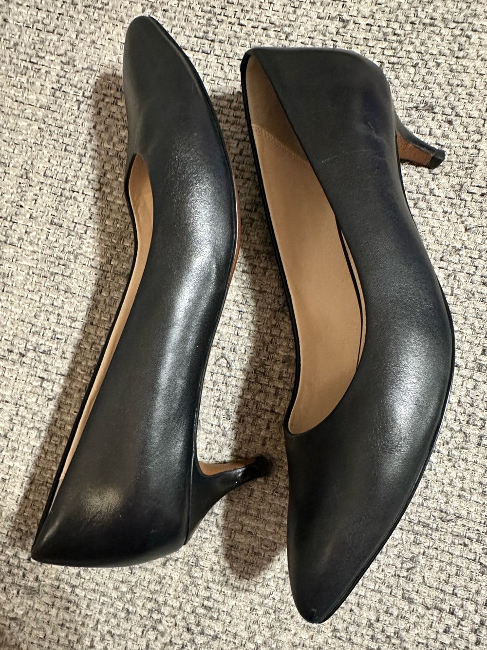 Cole Haan Black Leather Pointed-Toe Women's Pumps - Size 9 - Picture 2 of 9
